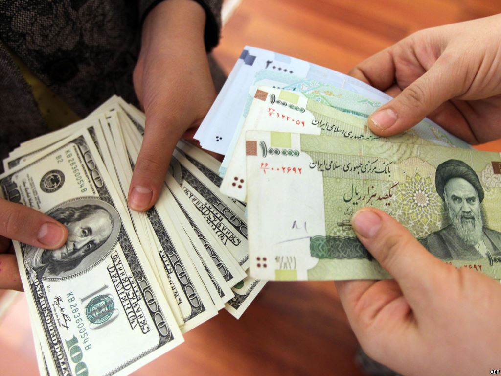 دست دلار گردن دولت و بازار - اصفهان زیبا
