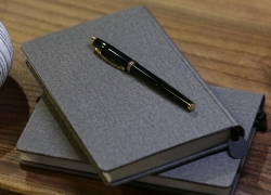 شاد کن، شاد زی