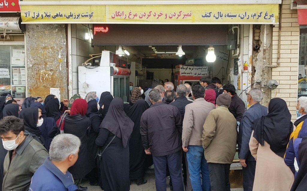 صف خرید مواد خوراکی در هیاهوی کرونا - اصفهان زیبا