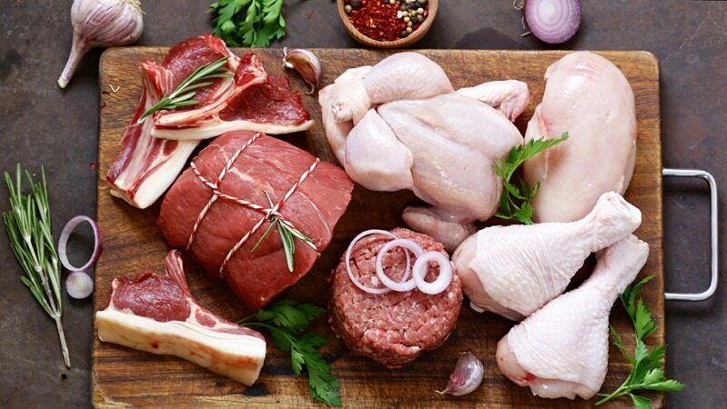 گران&zwnj;فروشی روغن، موز، مرغ و گوشت در اصفهان رکورد زد