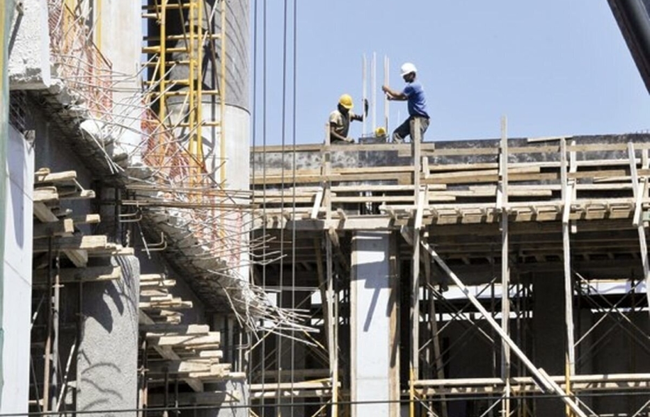 متری چارونیم!