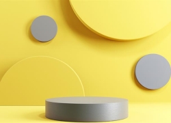 تم 2021 پشت ویترین مغازه‌های اصفهان