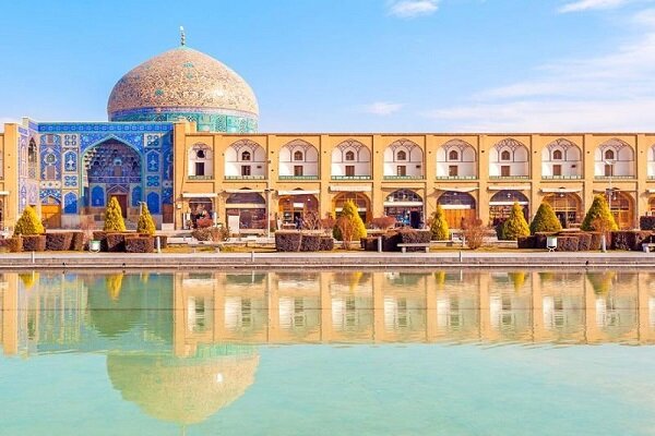 یک متر تجاری برِ «نقشجهان» یکمیلیارد تومان! یک متر تجاری برِ «نقشجهان» یکمیلیارد تومان!