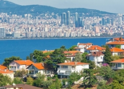 از بَرِ زاینده‌رود تا ساحل مدیترانه