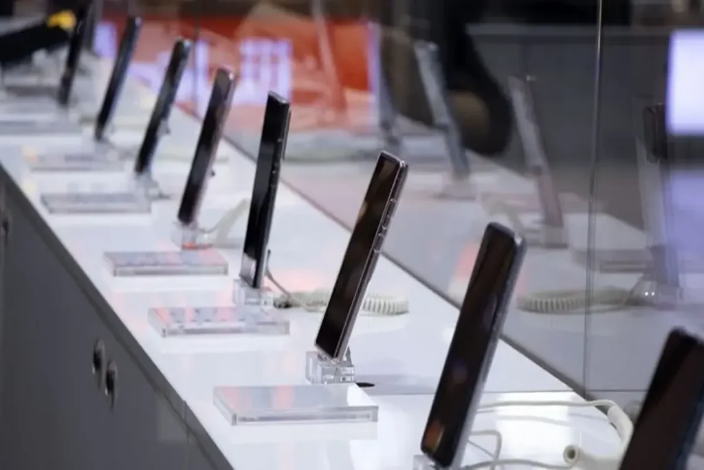 دور پاییزی گرانی موبایل آغاز شد - اصفهان زیبا