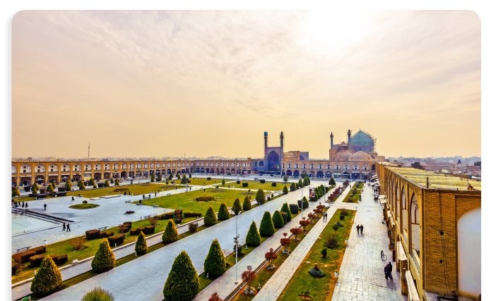 بر بلندای ایوانِ موزه ملی هنرهای اصفهان