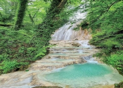 سفر سوئیسی به آبشاری که دارد محو می‌شود!