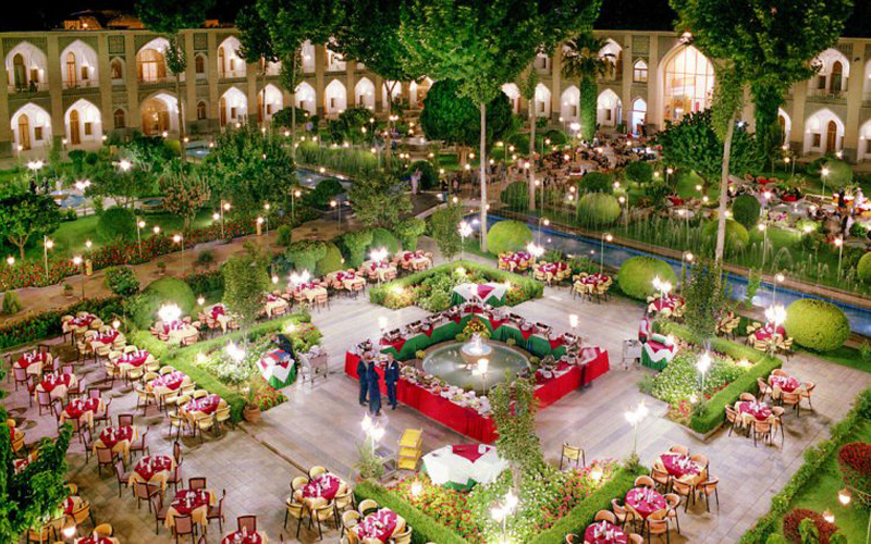 کشمکش «اجاره بها»ی هتل عباسی میراثدوستان را نگران کرد کشمکش «اجاره بها»ی هتل عباسی میراثدوستان را نگران کرد