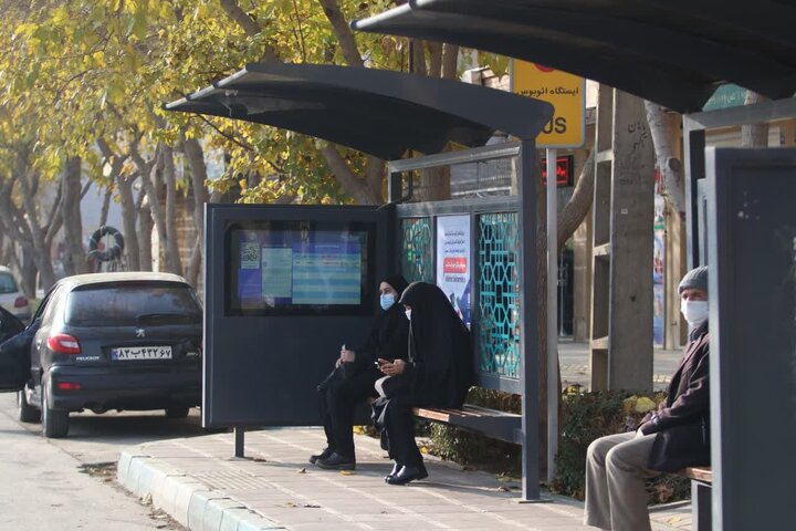 ۱۰۰ سرپناه جدید ایستگاه‌های اتوبوس در منطقه ۱۰ اصفهان نصب شد