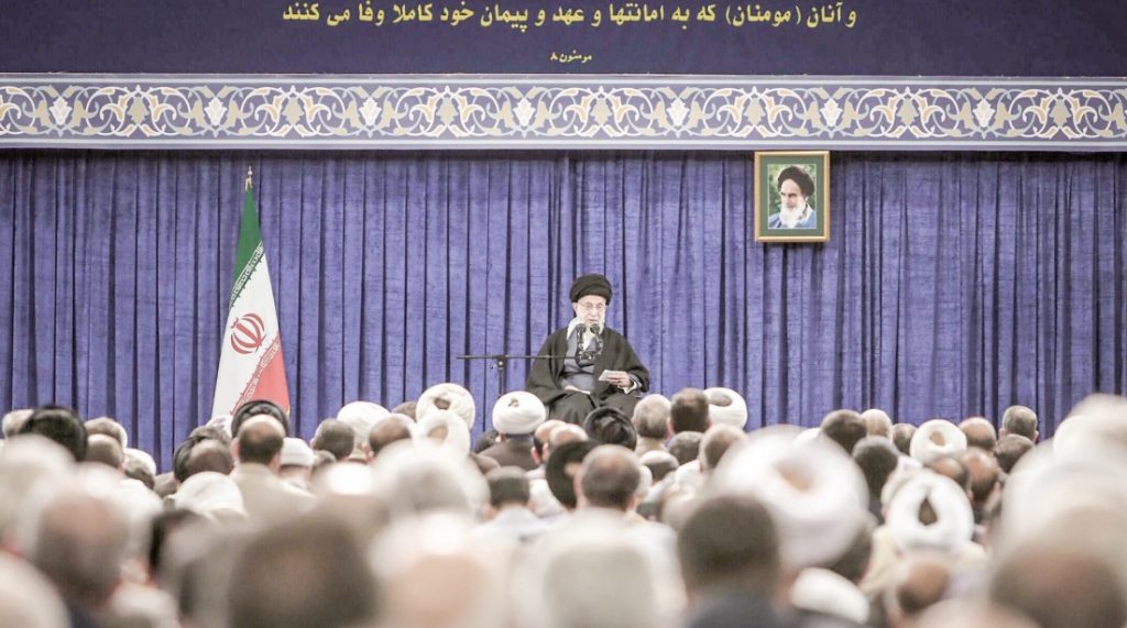 شعارهای اقتصادی به معنای بی‌اعتنایی به مسائل فرهنگی و اجتماعی نیست - اصفهان زیبا