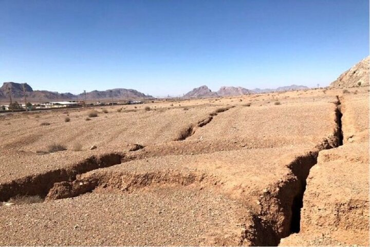 زیرزمین اصفهان خالی شد/۲۲پروژه اضطراری کنترل فرونشست روی زمین است