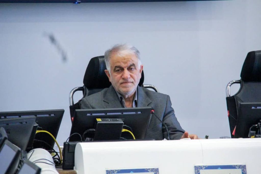 کمک دولت به شهرداری اصفهان در بودجه ۱۴۰۲ مربوط به قطار شهری- اصفهان زیبا