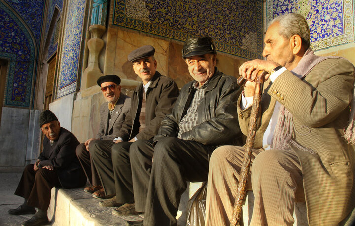 بازنشستگان در انتظار اجرای قانون