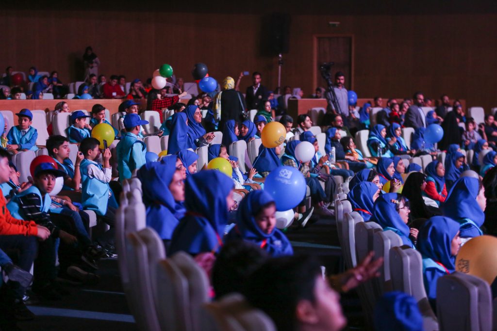 کودکان و نوجوانان فیلم‌هایی متناسب با رده سنی خودشان می‌خواهند - اصفهان زیبا