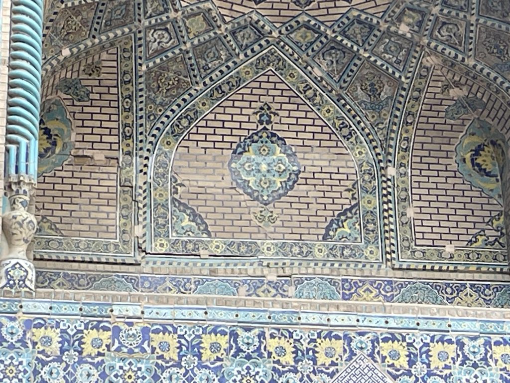 با چنگ‌ودندان میراث را حفظ کنیم - اصفهان زیبا