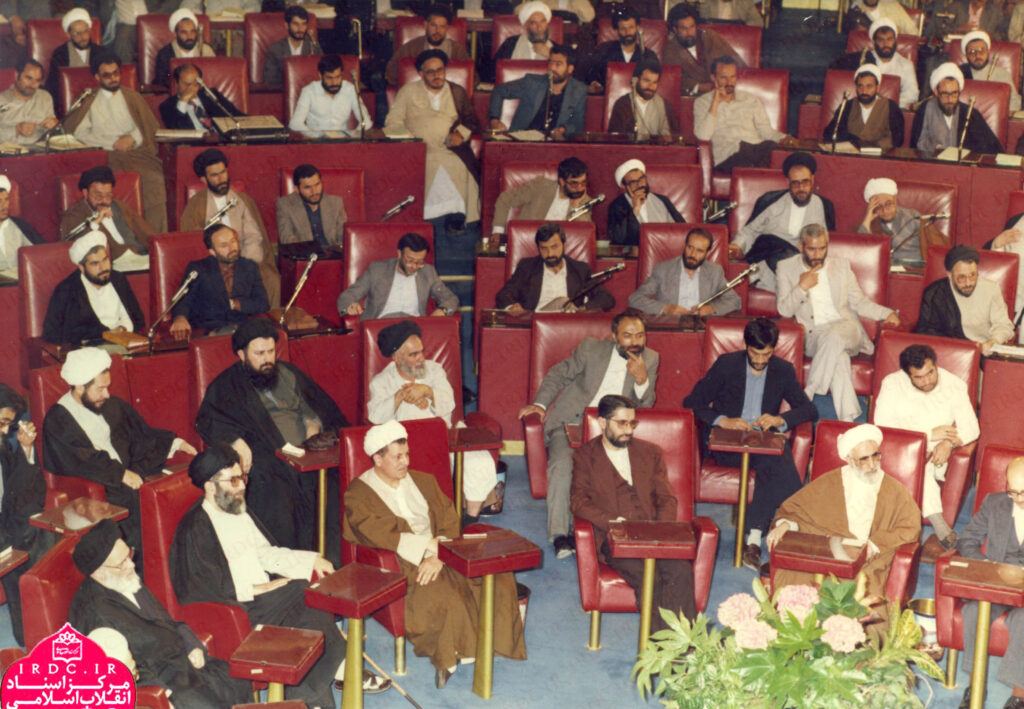 استاد پرورش؛ الگویی برای مسئولان در نظام اسلامی - اصفهان زیبا