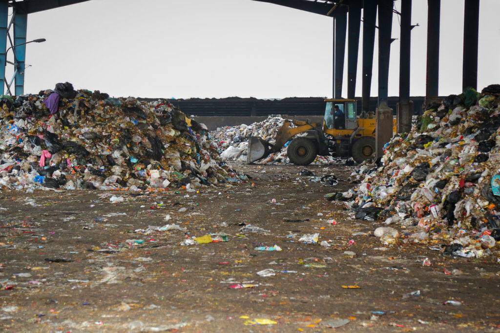 فرصت محدود تدبیر برای زباله‌ها - اصفهان زیبا