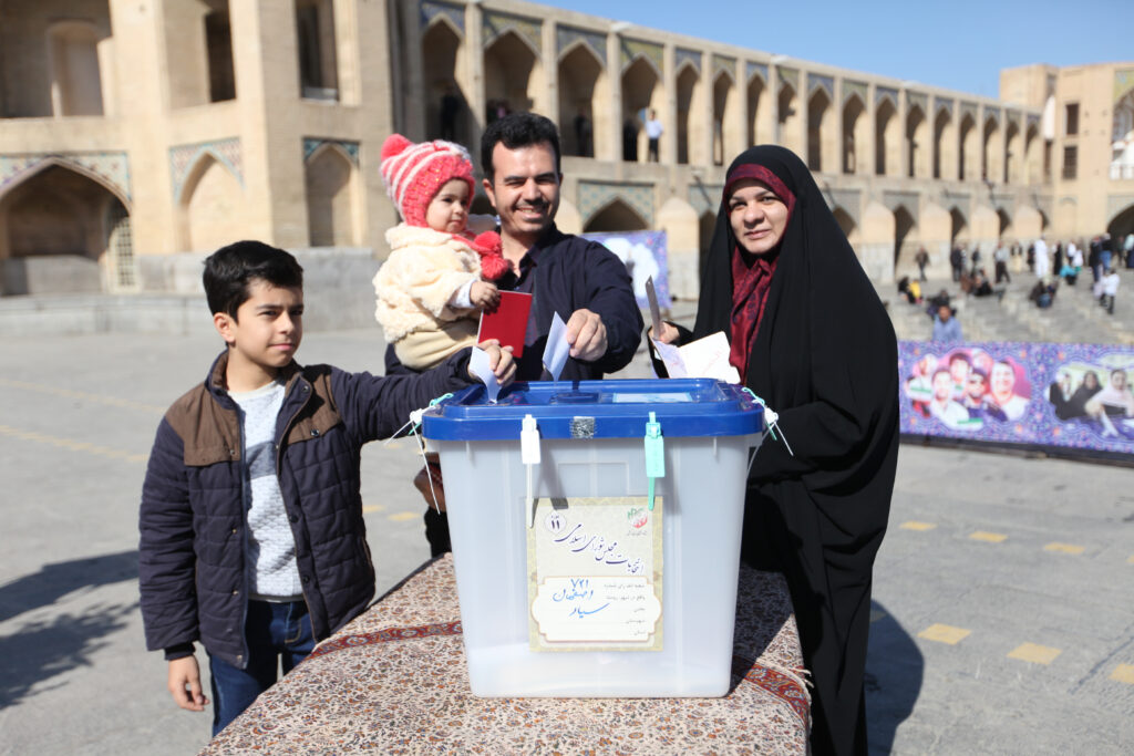 نقش فضای مجازی در سلامت انتخابات - اصفهان زیبا