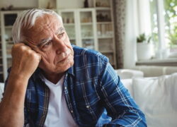 اضطراب در سالمندان و راهکارهای درمانی آن