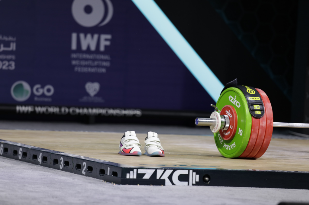 دست خالی وزنه‌برداری برای المپیک - اصفهان زیبا