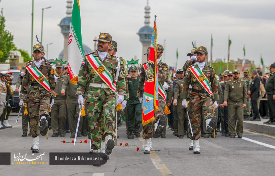 مراسم گرامیداشت روز ارتش در اصفهان