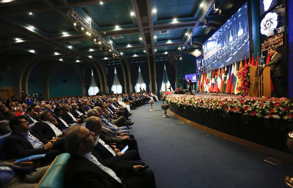 نصف&zwnj;جهان؛ میزبان گفت&zwnj;وگوهای آسیایی