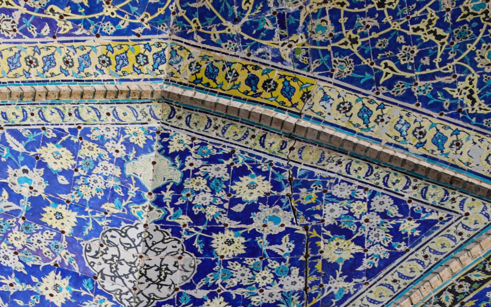 کاشی‌های رنگ‌پریده - اصفهان زیبا