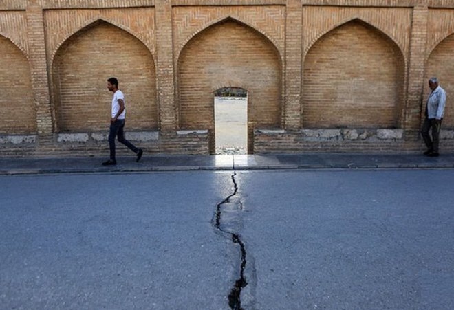 فرونشست اصفهان چیست‌وچرا مهم است؟