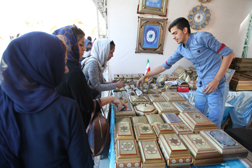 چند گام تا صنایع‌دستی خلاق - اصفهان زیبا