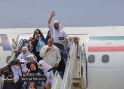 بازگشت حجاج بیت الله الحرام به فرودگاه شهید بهشتی اصفهان