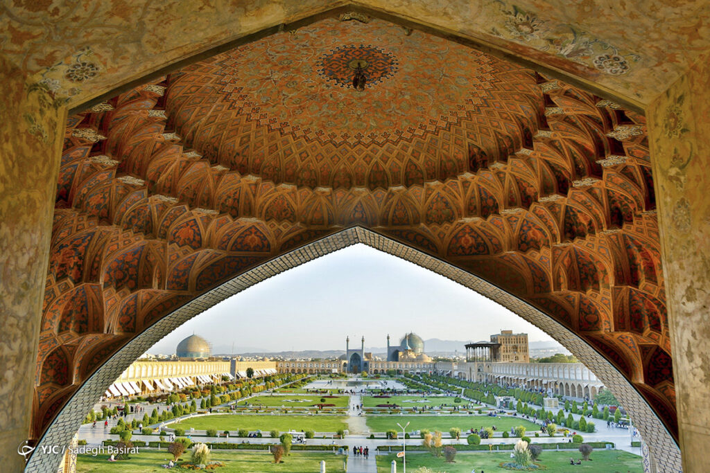 آداب‌دانیِ بین‌المللی - اصفهان زیبا