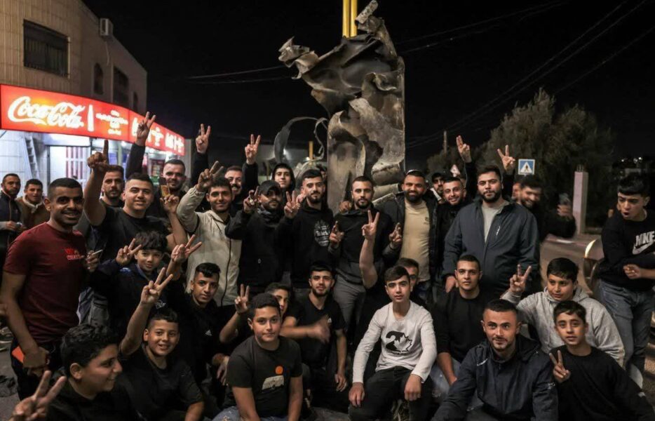 ساکنان امیدوار یک کف دست جا