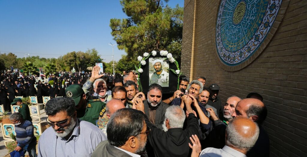 وداع باشکوه با مادر بچه‌های لشکر امام حسین(ع)! - اصفهان زیبا