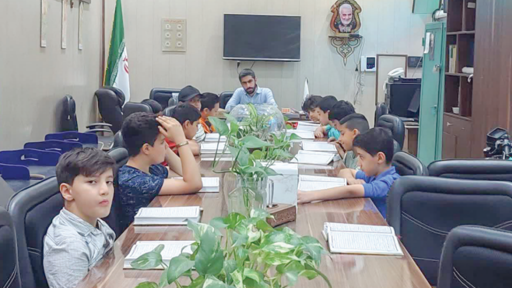 جذب جوانان به «برکت» سیچان - اصفهان زیبا