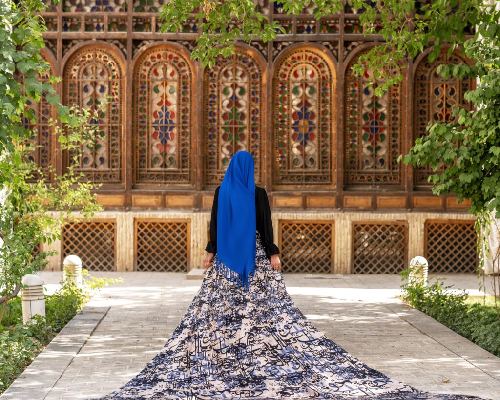 دست‌درازی مدرنیته به آشیانه امن بانوان - اصفهان زیبا