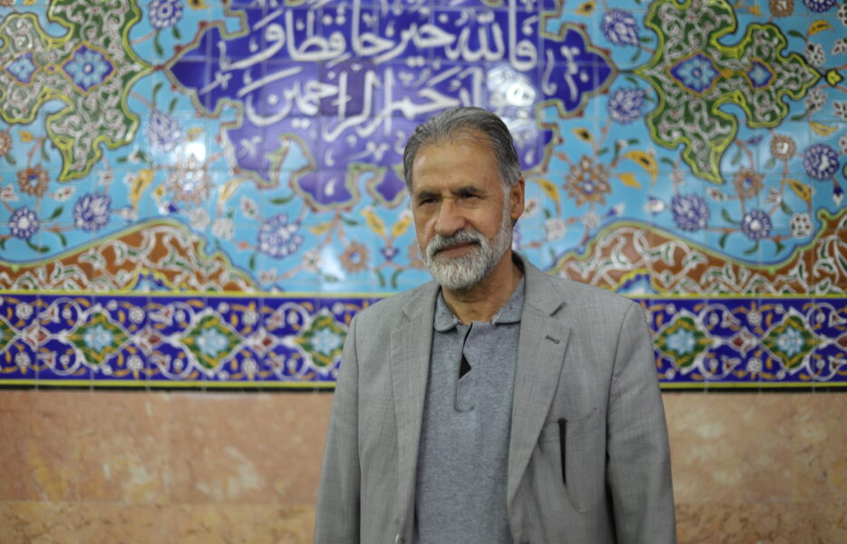 به عشق نام رهبر زنده هستم
