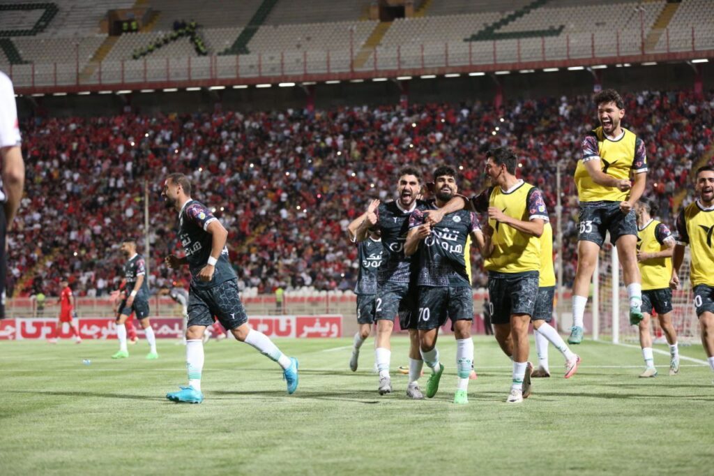 ذوب آهن و صعود پله‌پله - اصفهان زیبا