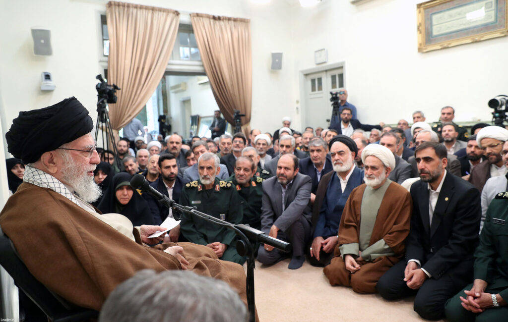 تلنگر به‌موقع رهبر انقلاب - اصفهان زیبا