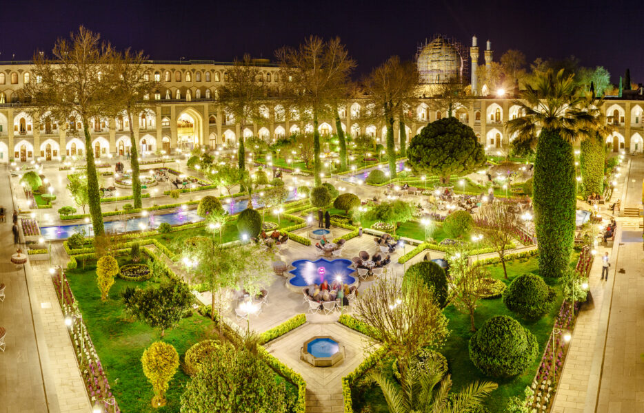 توریست سرای مجلل عباسی