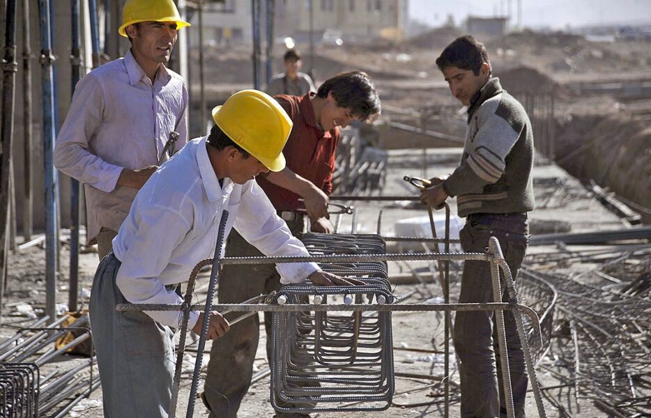 دست کوتاه کارگران از دریافت قرارداد