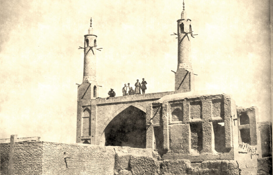 دو منار لرزان
