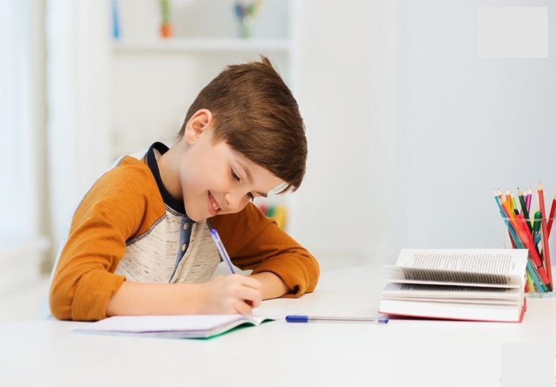 تعطیلات کش&zwnj;دار و تکالیف بی&zwnj;معنا