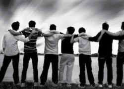 فرزندم در دنیای دیگری زندگی میکند فرزندم در دنیای دیگری زندگی میکند