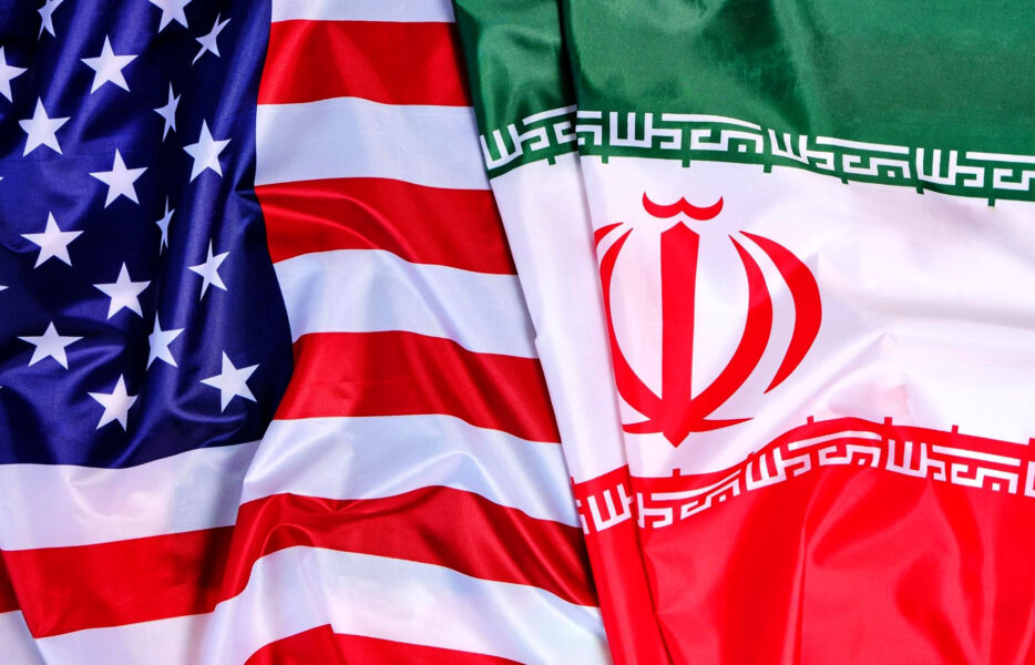 سیاست را لمس نمی‌کنیم