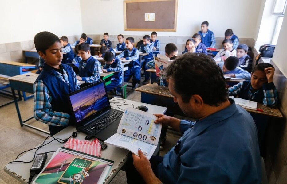 غیبت هوش مصنوعی در مدارس غیبت هوش مصنوعی در مدارس