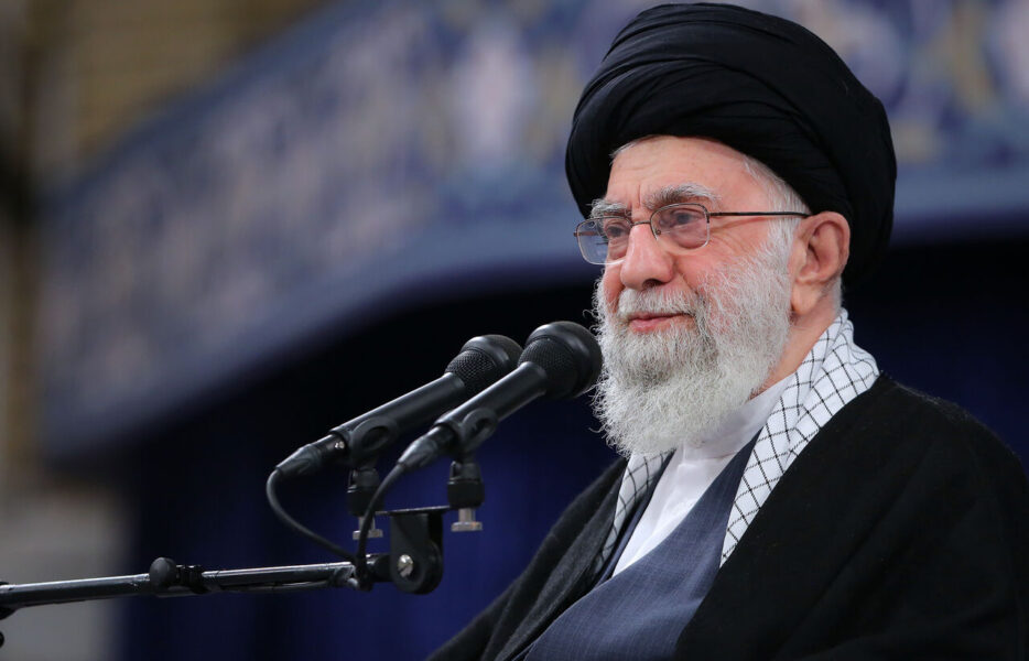 شوراها جایگاه خدمت به مردم است