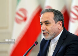 هشدار عراقچی درباره فعال‌سازی مکانیزم اسنپ‌بک