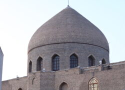 مناره‌ای به بلندای تاریخ