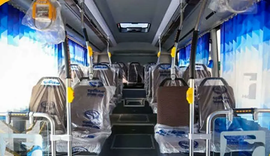 اتوبوس های کولردار وارد شهر می شوند