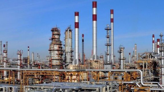 حمله به پالایشگاه اصفهان تکذیب شد